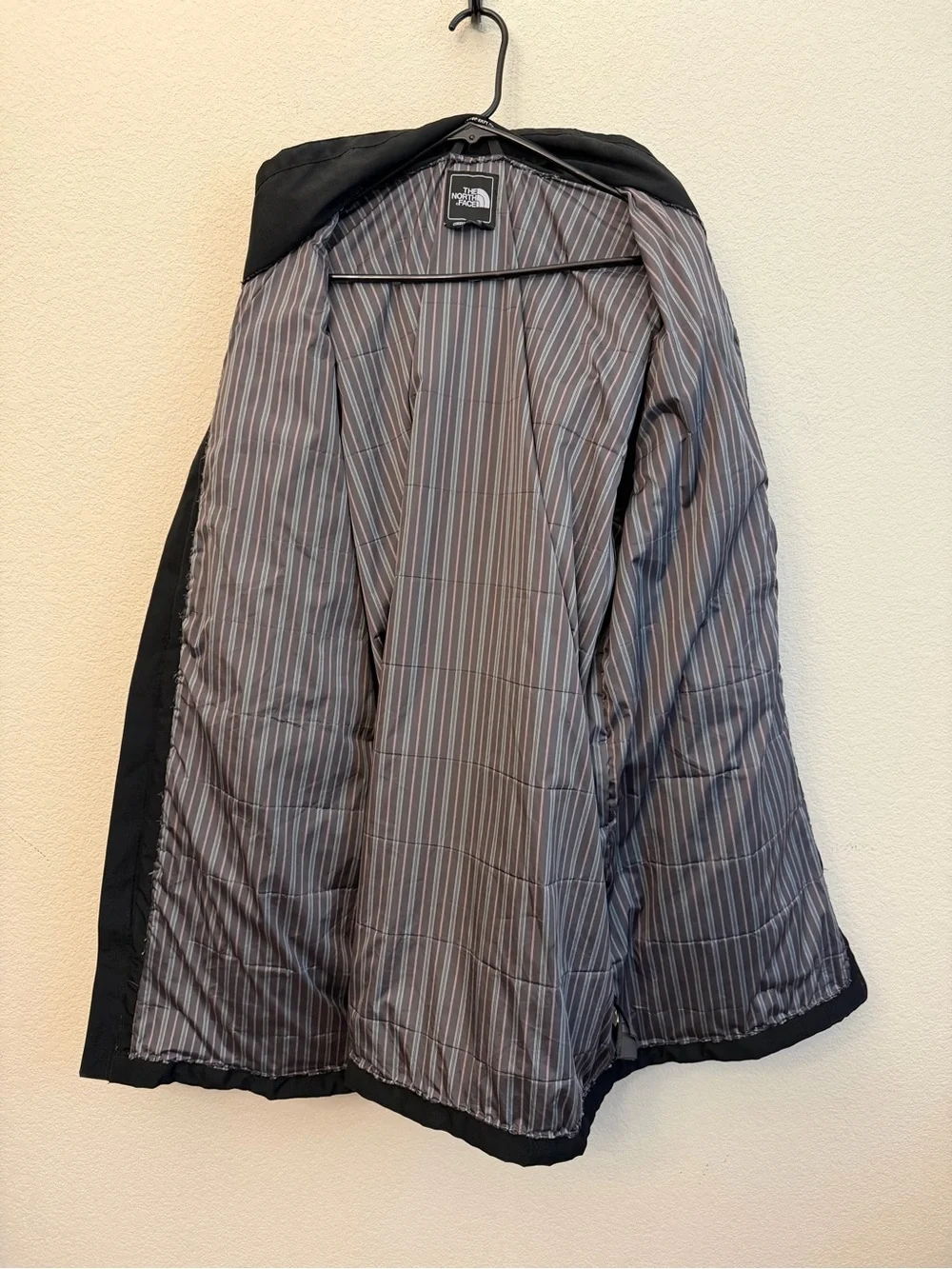 The North Face Hyvent Black Hooded field Raincoat with Flap Pockets Sz XL